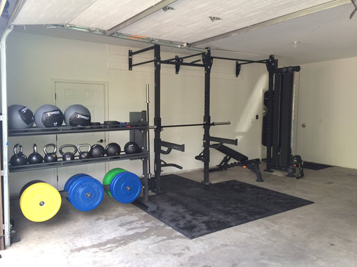 Pros and Cons of Owning a Garage Gym VS. Having a Gym Membership