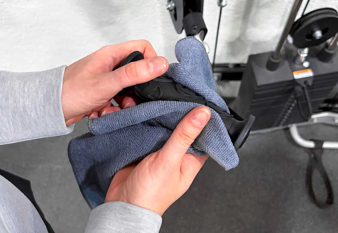 Minute 4: Clean every grip before your next workout.